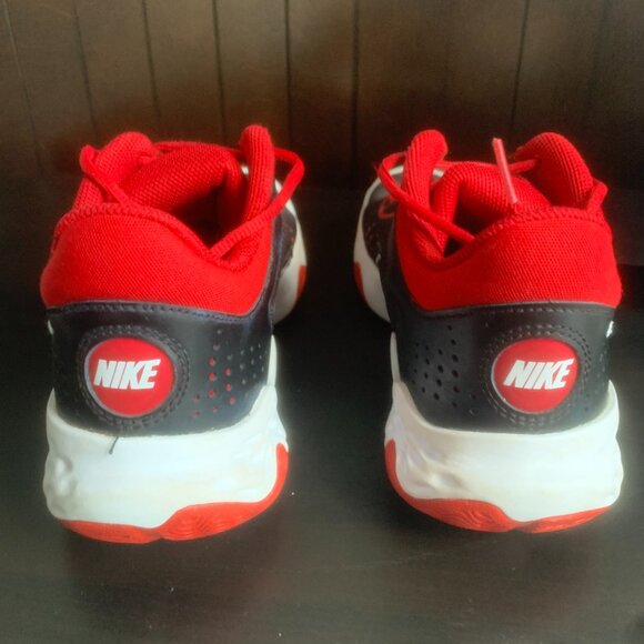 Nike basketball shoes - Picture 3 of 5